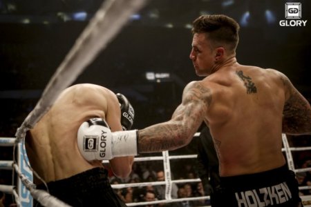 20150208120357_GLORY19_Fights_Stetcurenko_vs_Holzken4.JPG