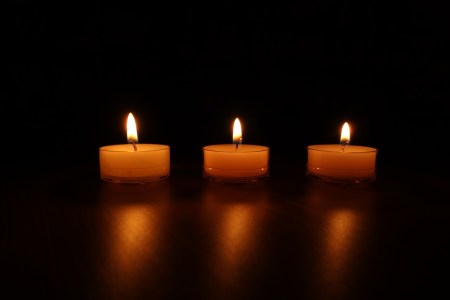candles-488565_1920.jpg